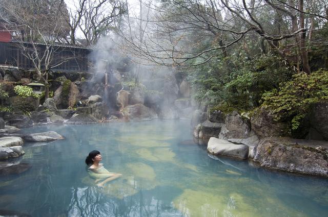 女人一生一定要去日本泡的6个最美温泉，收藏起来每年去一个