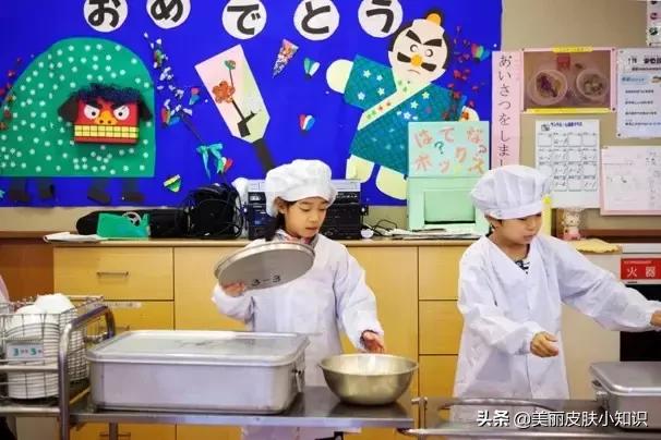 日本小学10元钱的午餐，竟引来1300余万人观看，让人深思...