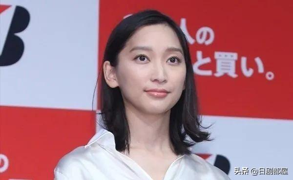 离婚一个月后，杏与亲生母亲的12亿日元官司达成和解